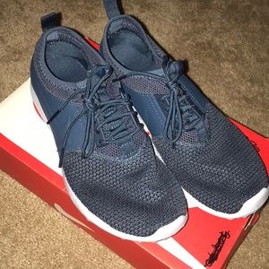 Women’s Nike Juvenate Sneaker TXT- Size 7